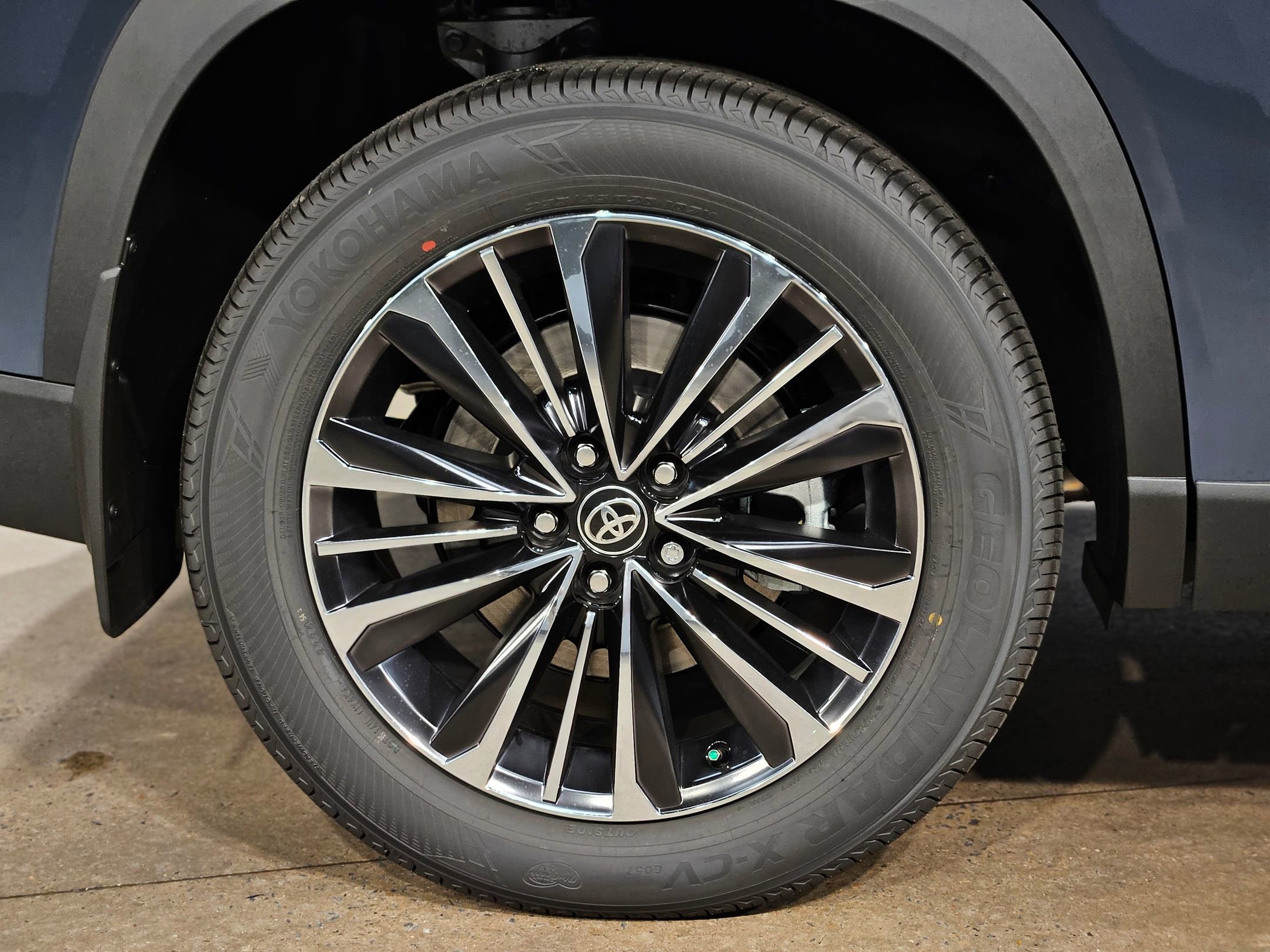 New 2026 Toyota Grand Highlander AWD Hybrid image 24