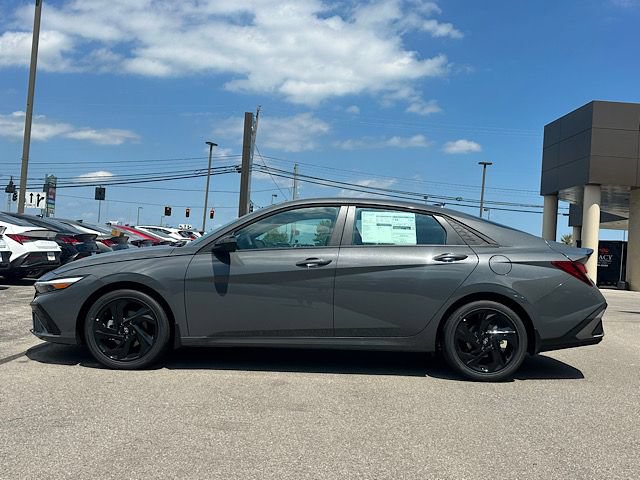 New 2026 Hyundai Elantra SEL Sport FWD image 2