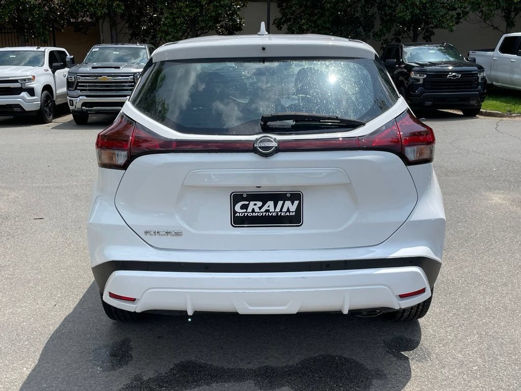 Used 2023 Nissan Kicks S FWD image 11
