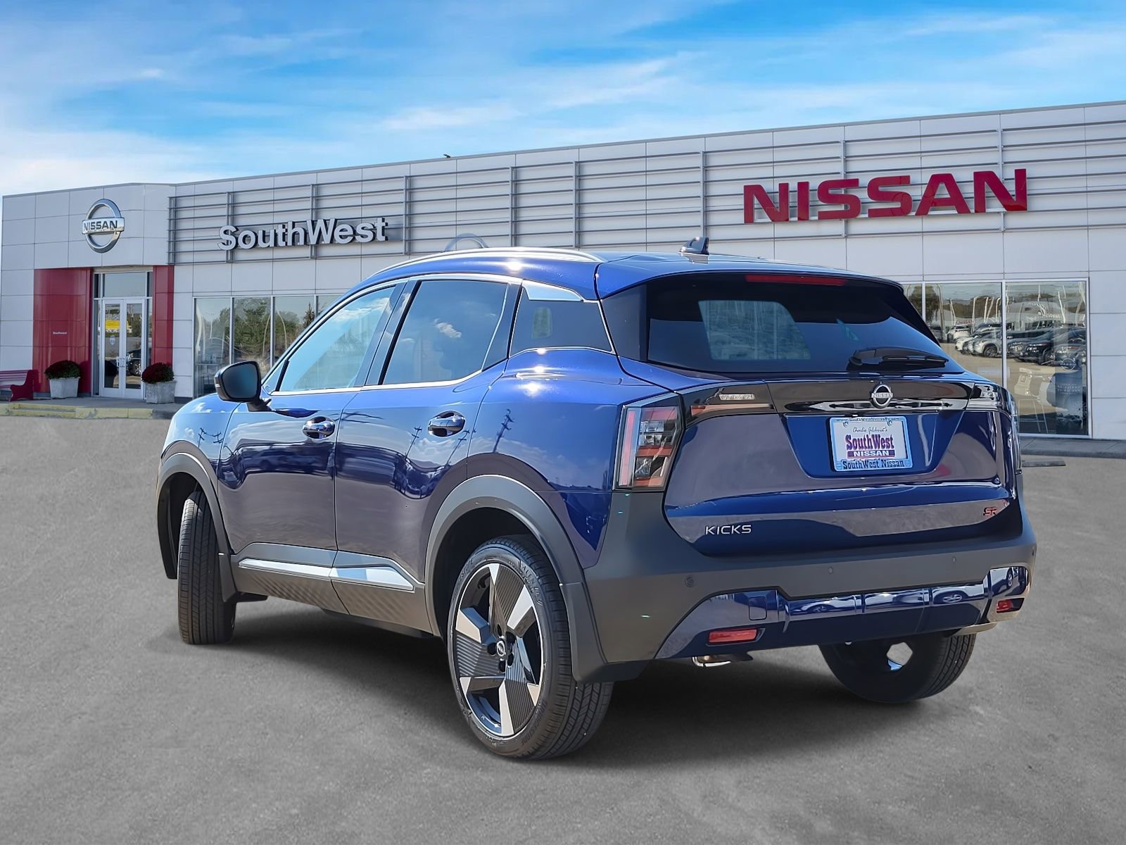 New 2026 Nissan Kicks SR w/ SR Premium Package FWD image 8