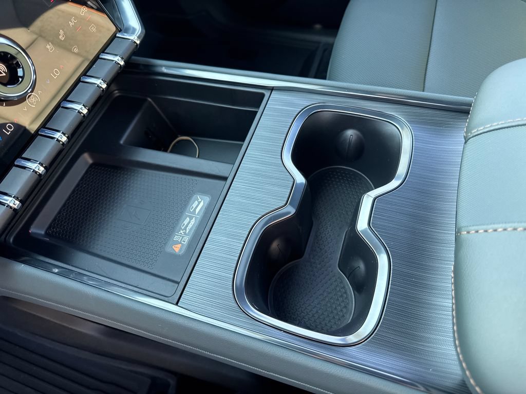 New 2026 GMC Acadia AT4 w/ Luxury Package AWD/4WD image 17