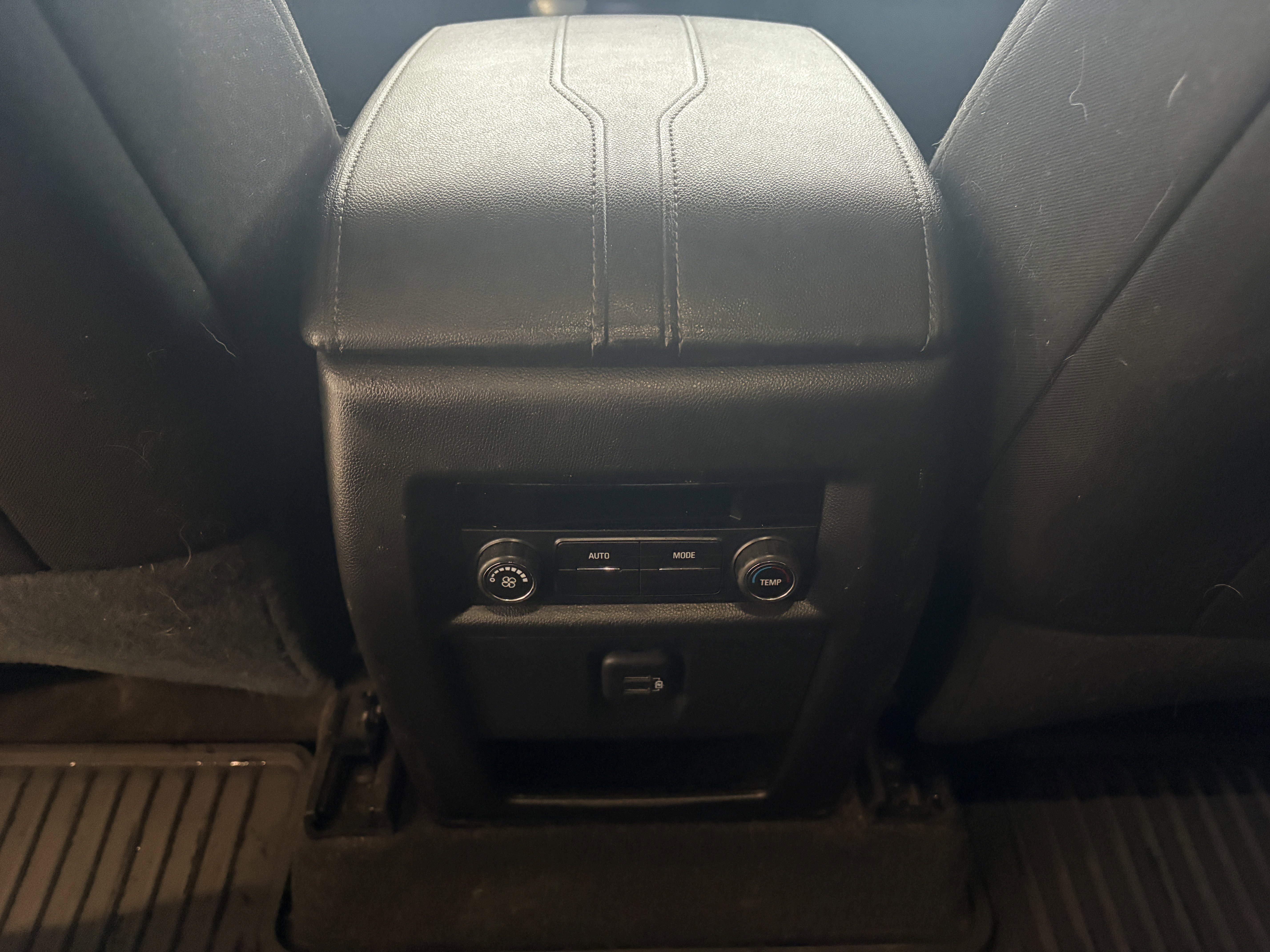 Used 2023 Chevrolet Traverse LT image 21