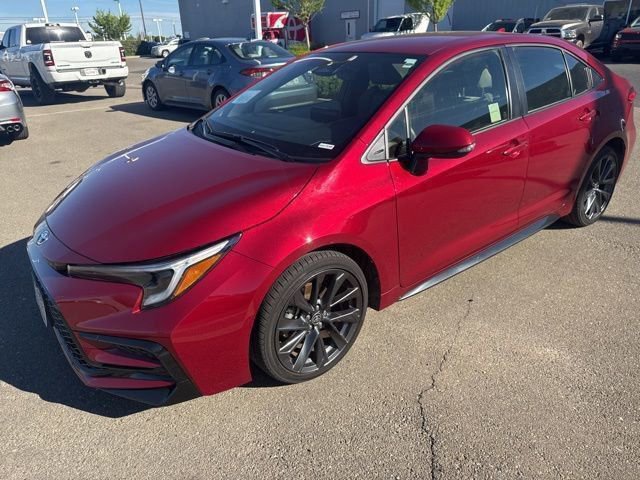 Used 2025 Toyota Corolla SE w/ Convenience Package image 2