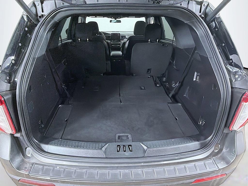 Used 2020 Ford Explorer XLT image 13
