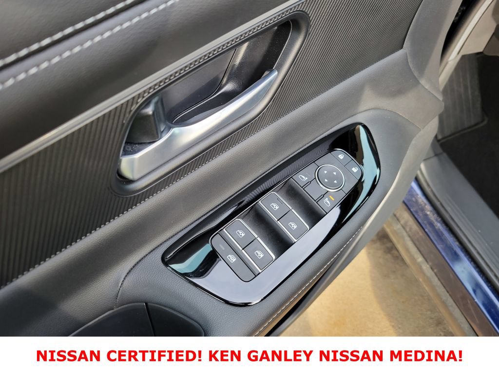 Certified 2025 Nissan Murano SV AWD/4WD image 37