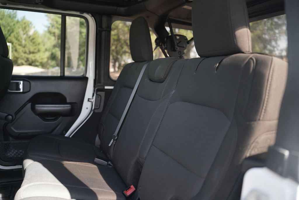 Used 2018 Jeep Wrangler Unlimited Sport AWD/4WD image 11