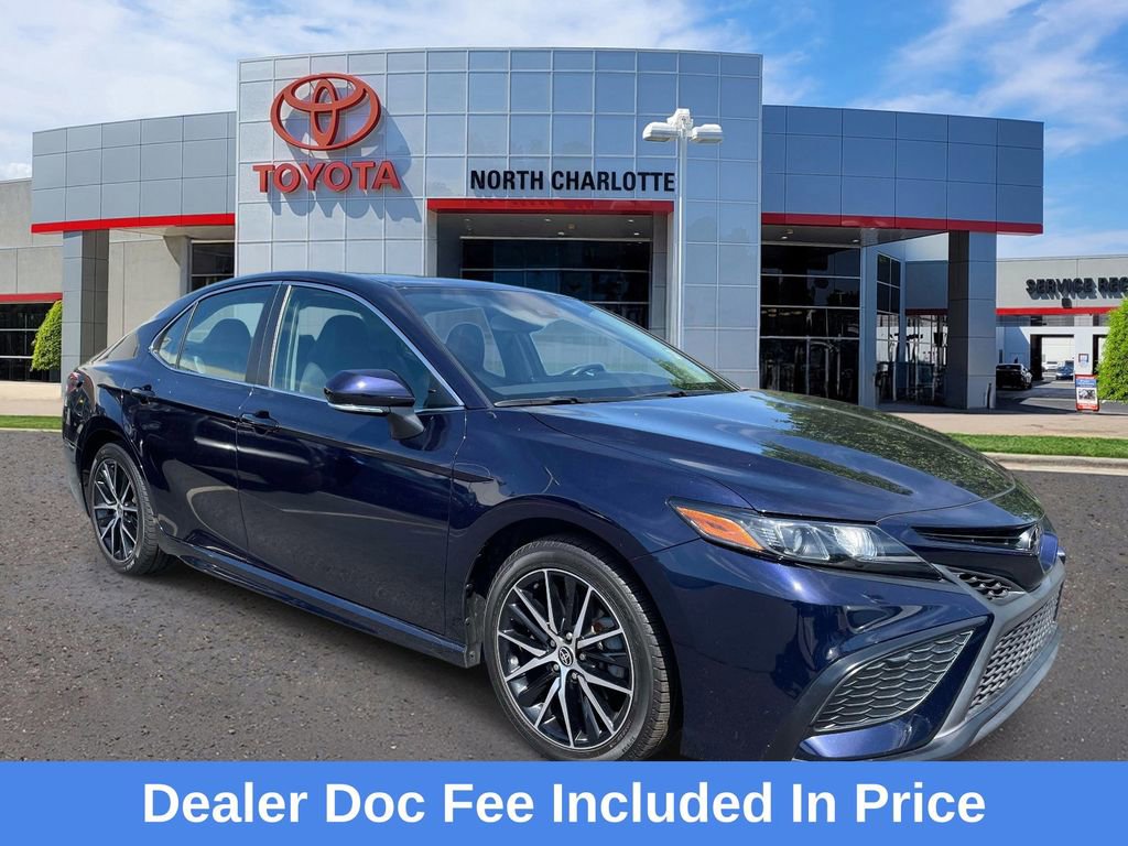 Used 2022 Toyota Camry SE w/ Convenience Package FWD image 1
