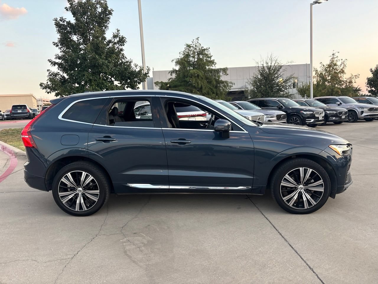 Certified 2023 Volvo XC60 B5 Plus w/ Climate Package AWD/4WD image 6