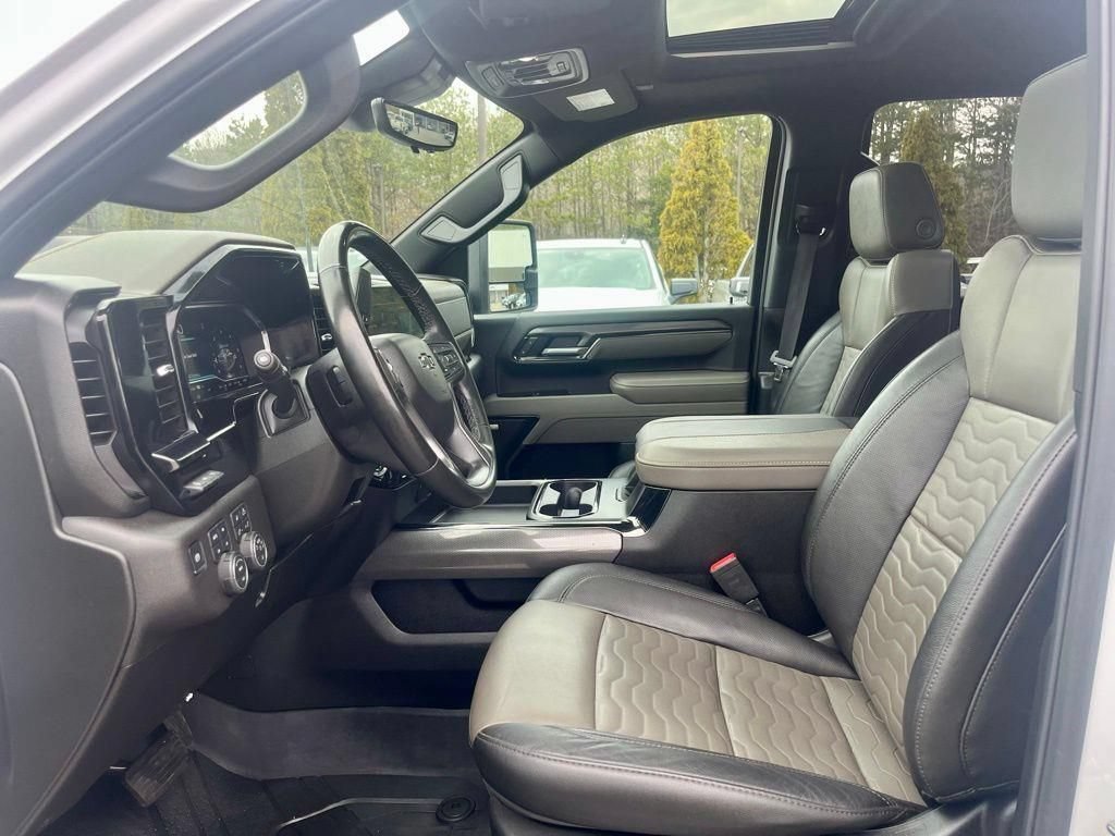 Certified 2025 Chevrolet Silverado 2500 ZR2 w/ Technology Package AWD/4WD image 13