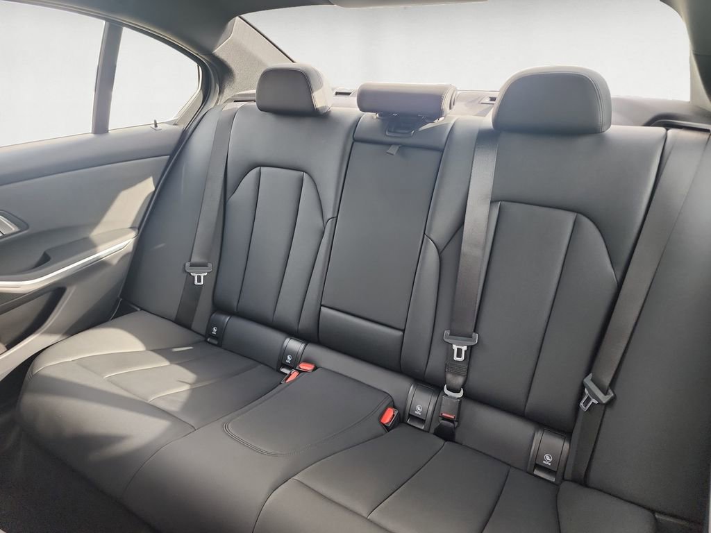 Used 2021 BMW 330i xDrive Sedan w/ Convenience Package image 13