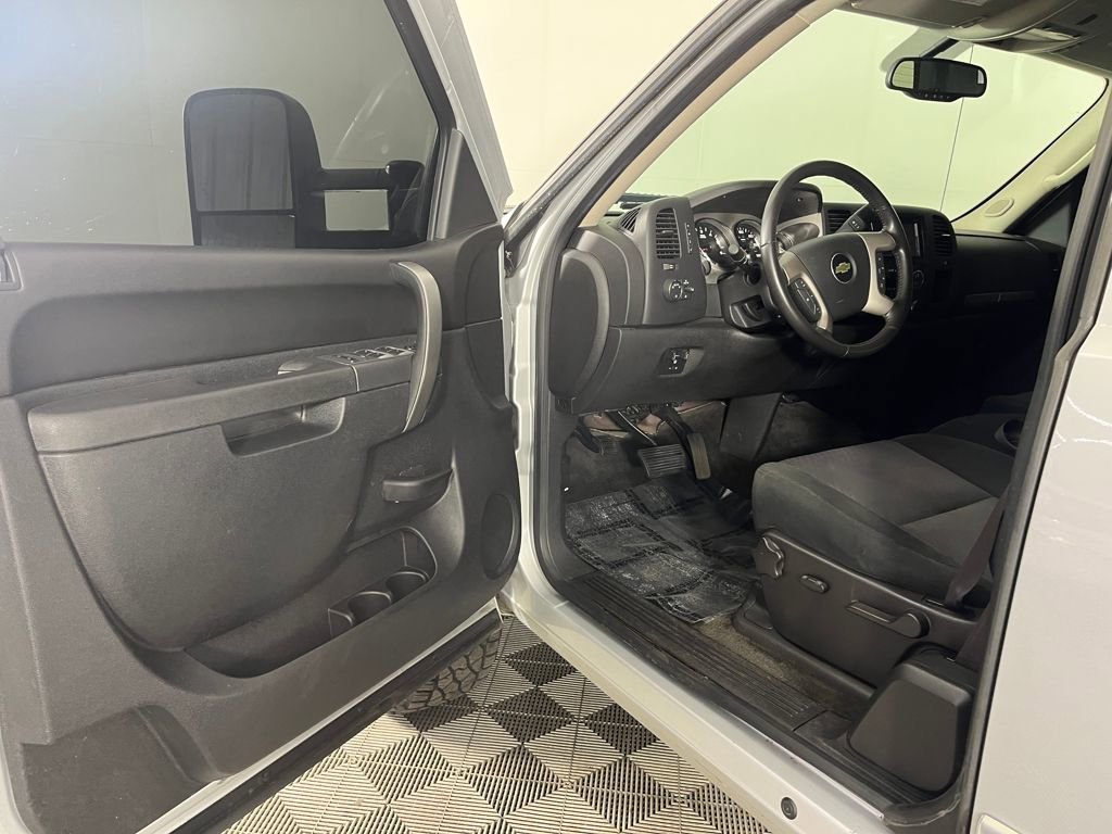 Used 2012 Chevrolet Silverado 2500 LT w/ Interior Plus Package image 13