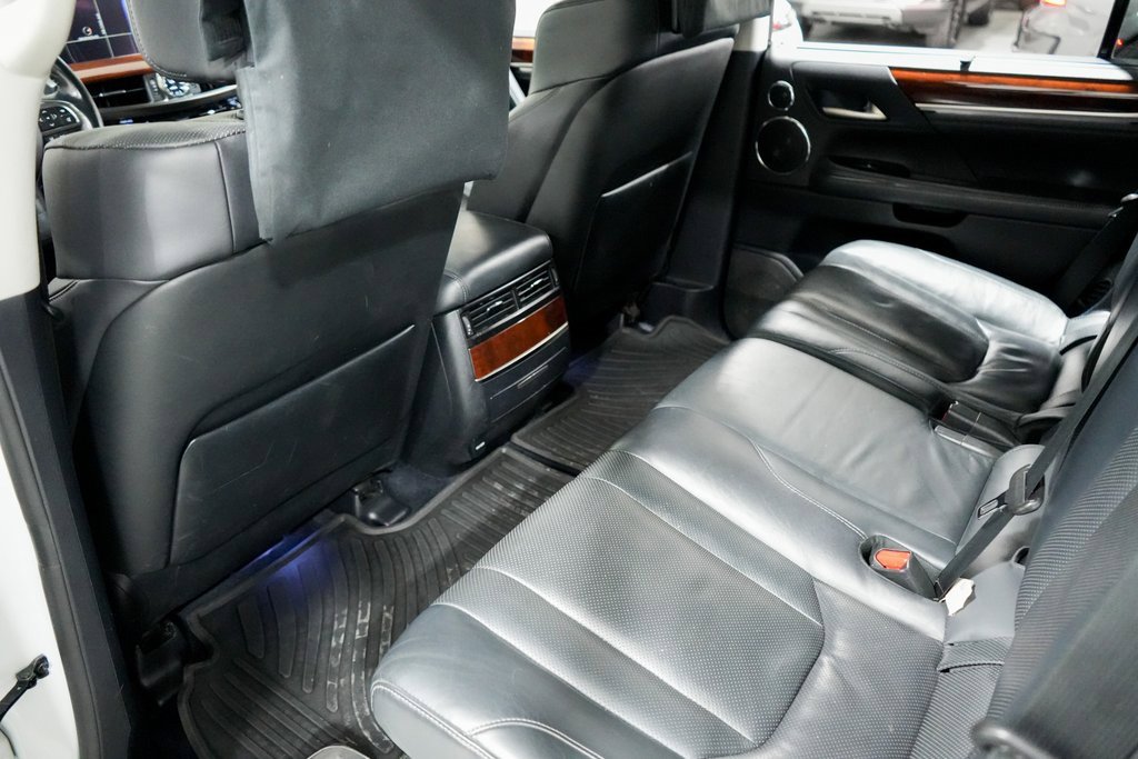 Used 2017 Lexus LX 570 4WD image 23