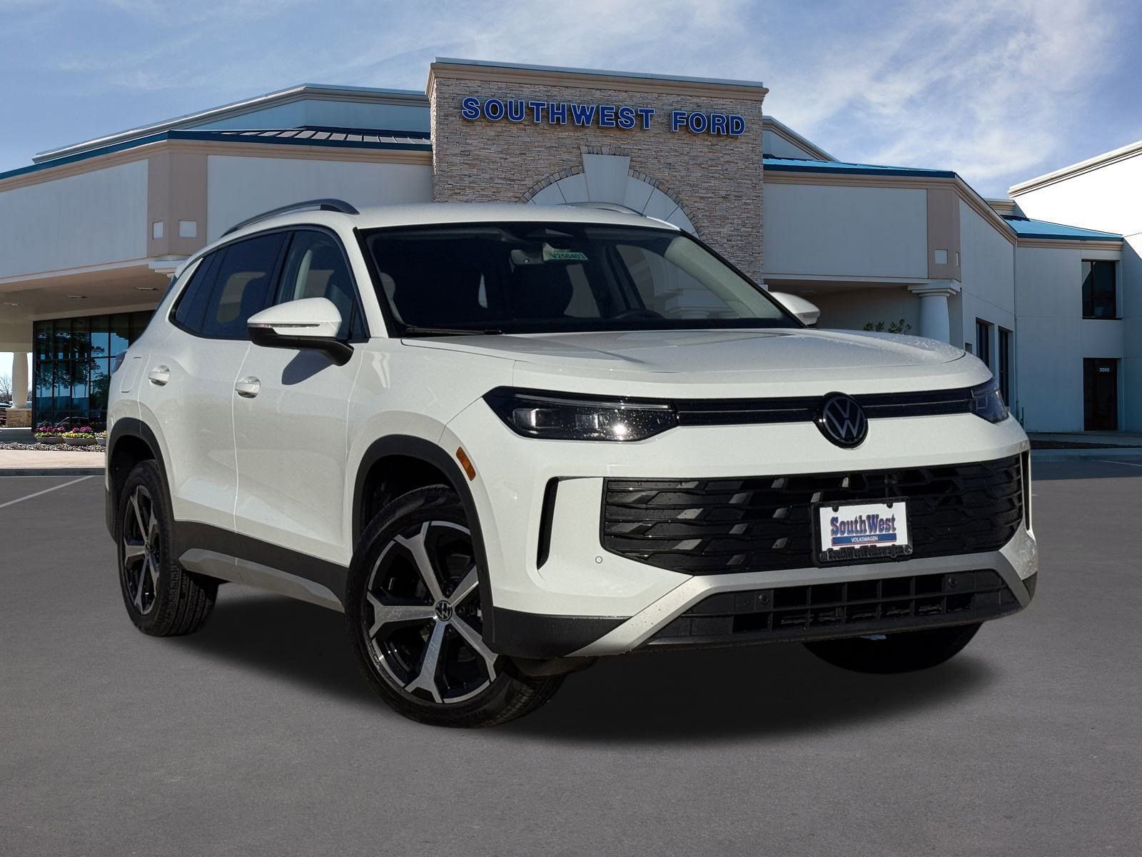 Used 2025 Volkswagen Tiguan SE