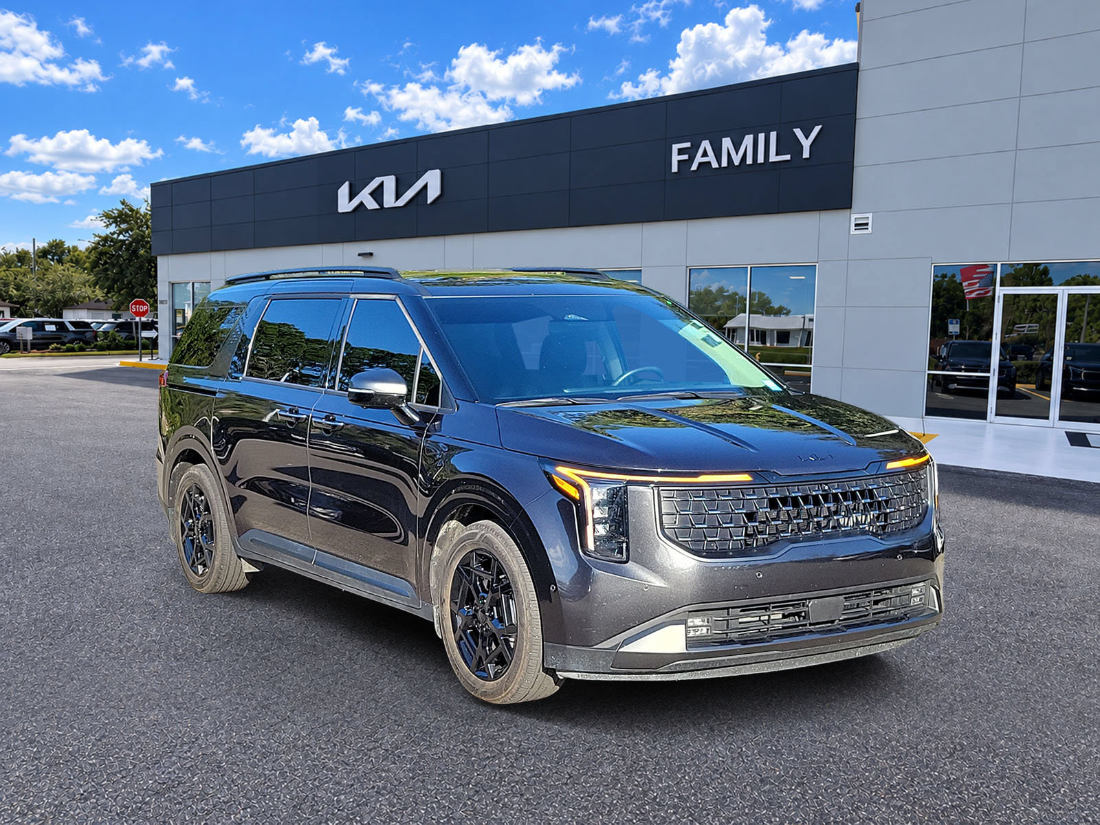 Certified 2025 Kia Carnival SX w/ SX Dark Edition Package FWD 360° Tour