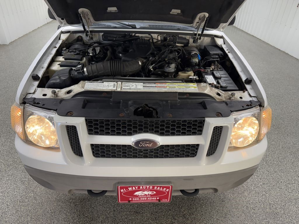 Used 2001 Ford Explorer Sport Trac 4x4 image 32