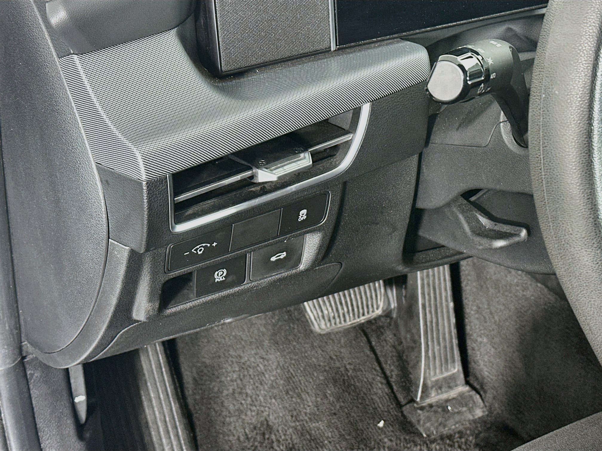 Used 2025 Hyundai Sonata SEL FWD image 17