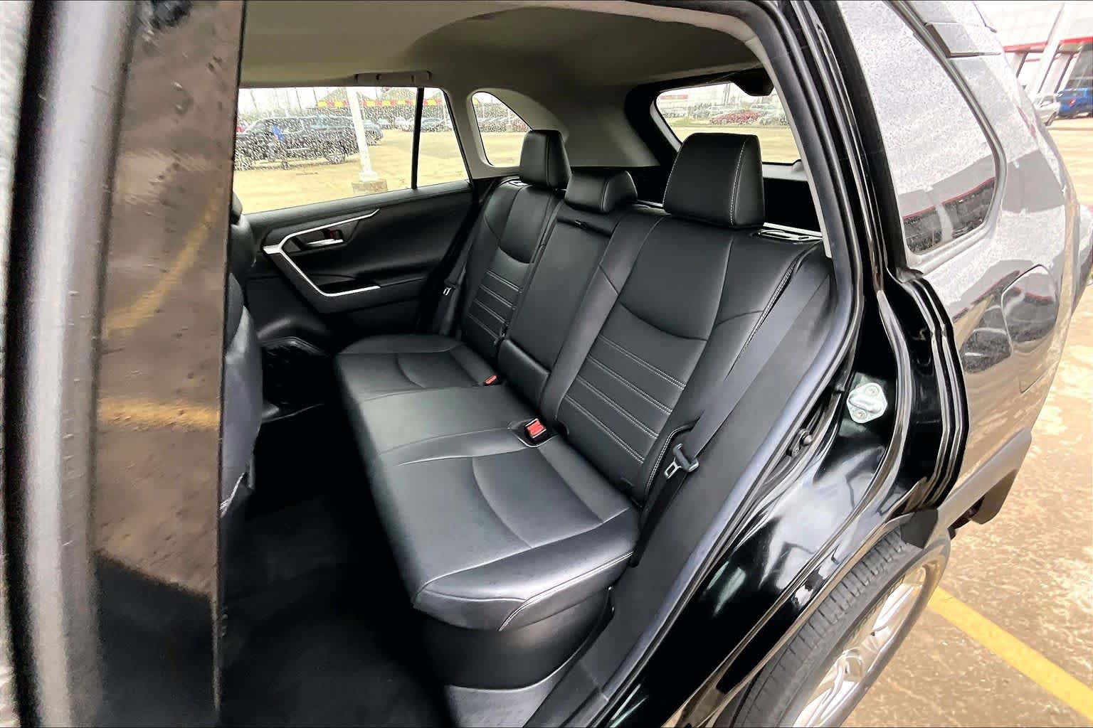 Used 2021 Toyota RAV4 Limited image 20