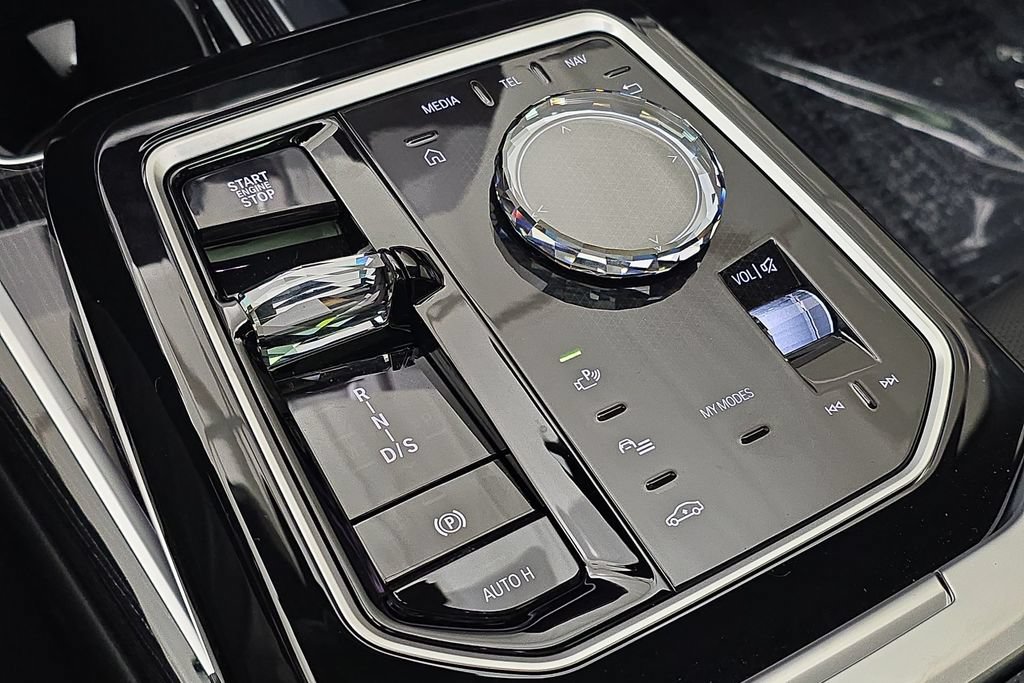 New 2026 BMW 750e xDrive AWD/4WD image 22