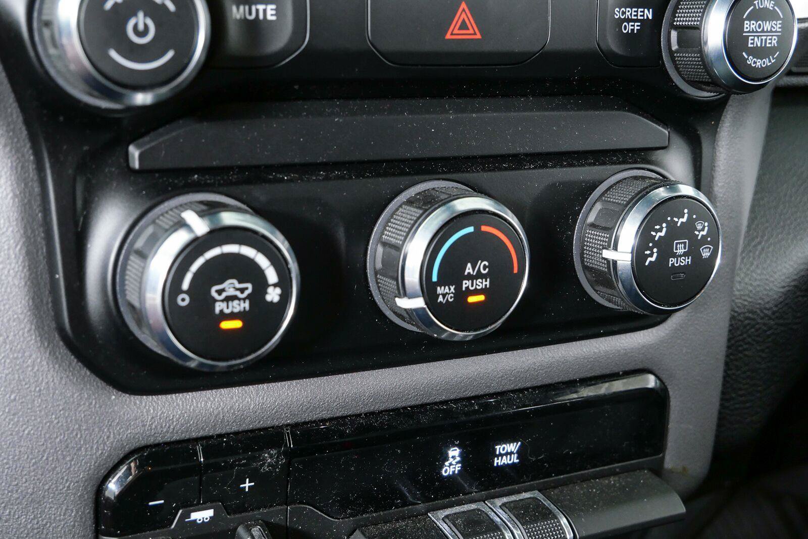Used 2024 RAM 2500 Big Horn AWD/4WD image 15