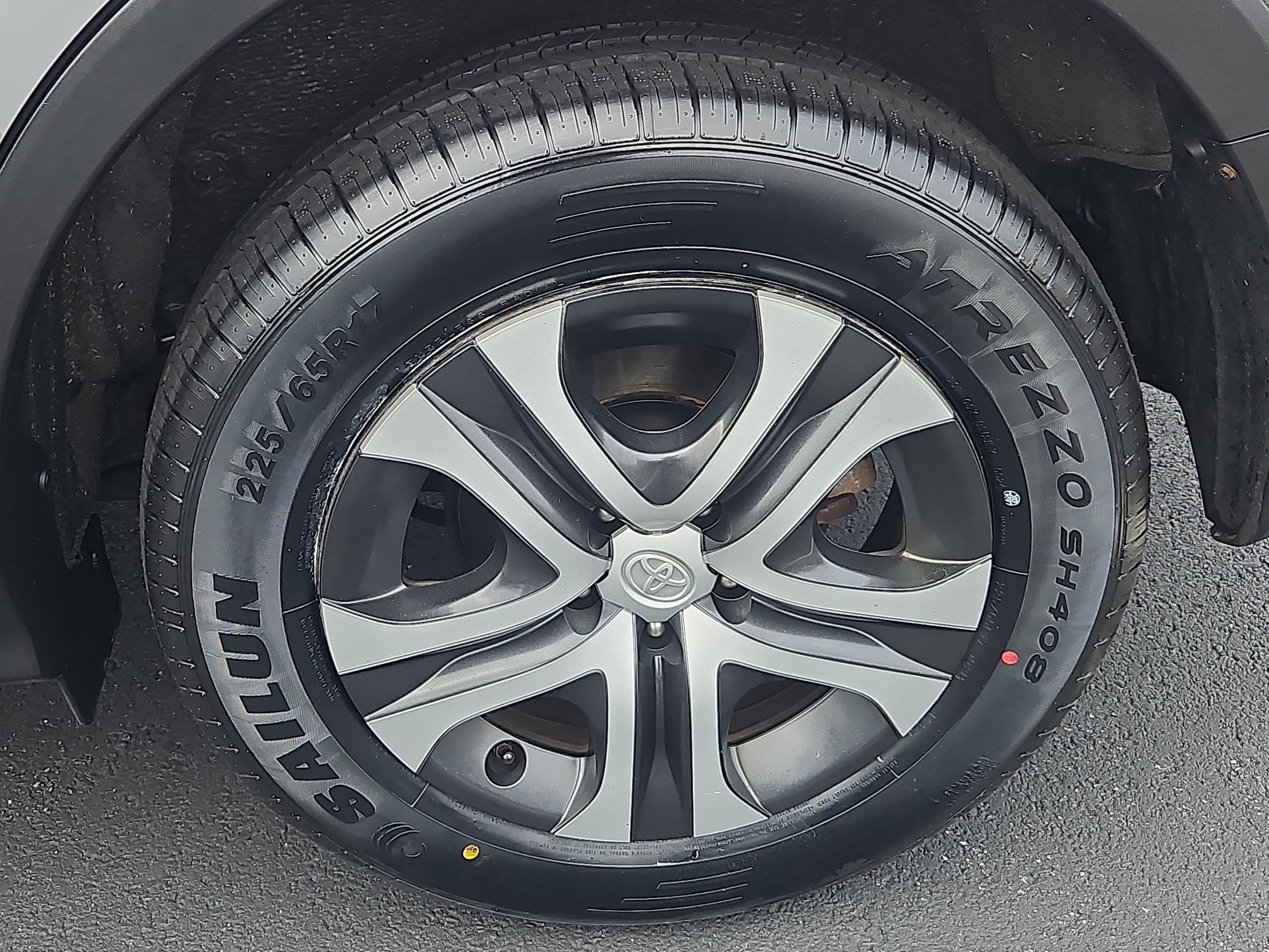 Used 2017 Toyota RAV4 LE image 21