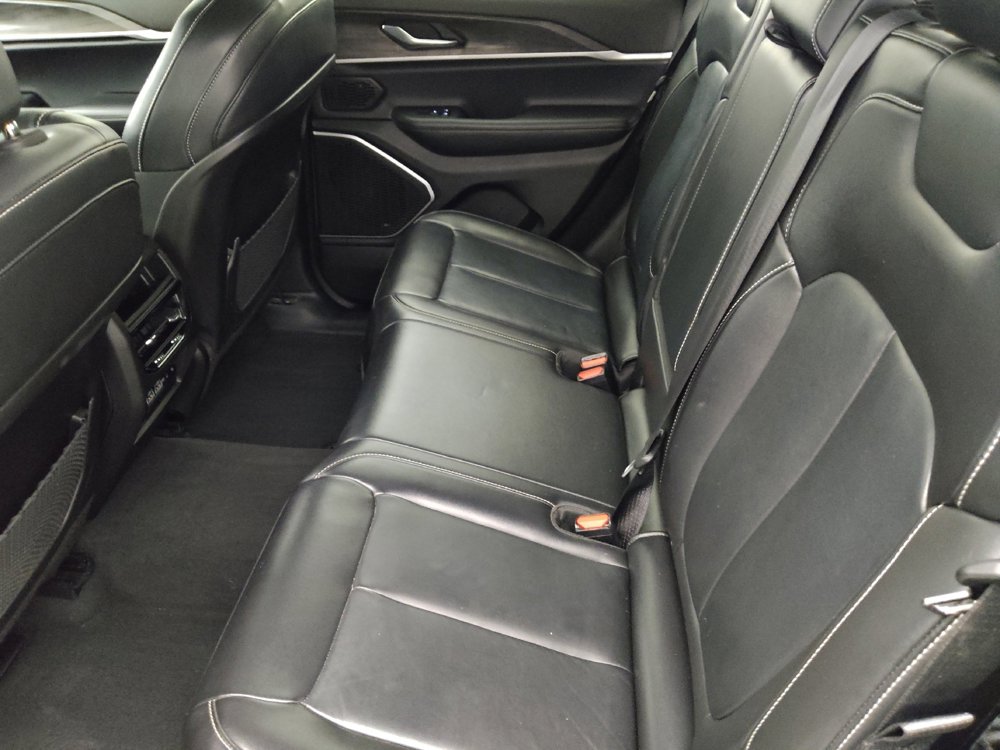 Used 2022 Jeep Grand Cherokee Limited w/ Trailer Tow Prep Group (B) RWD image 18