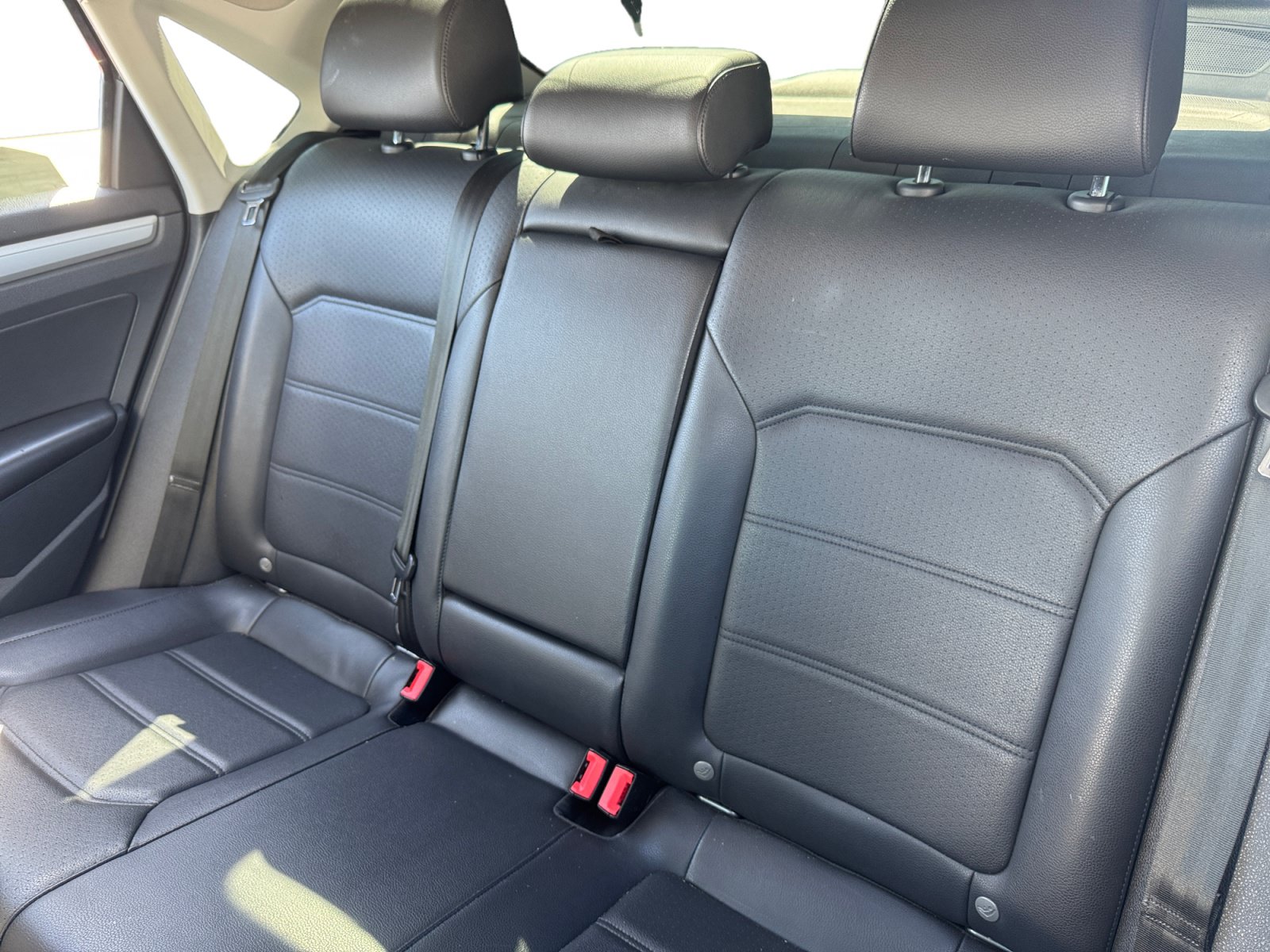 Used 2019 Volkswagen Passat 2.0T Wolfsburg w/ Wheels & Sunroof Package FWD image 13