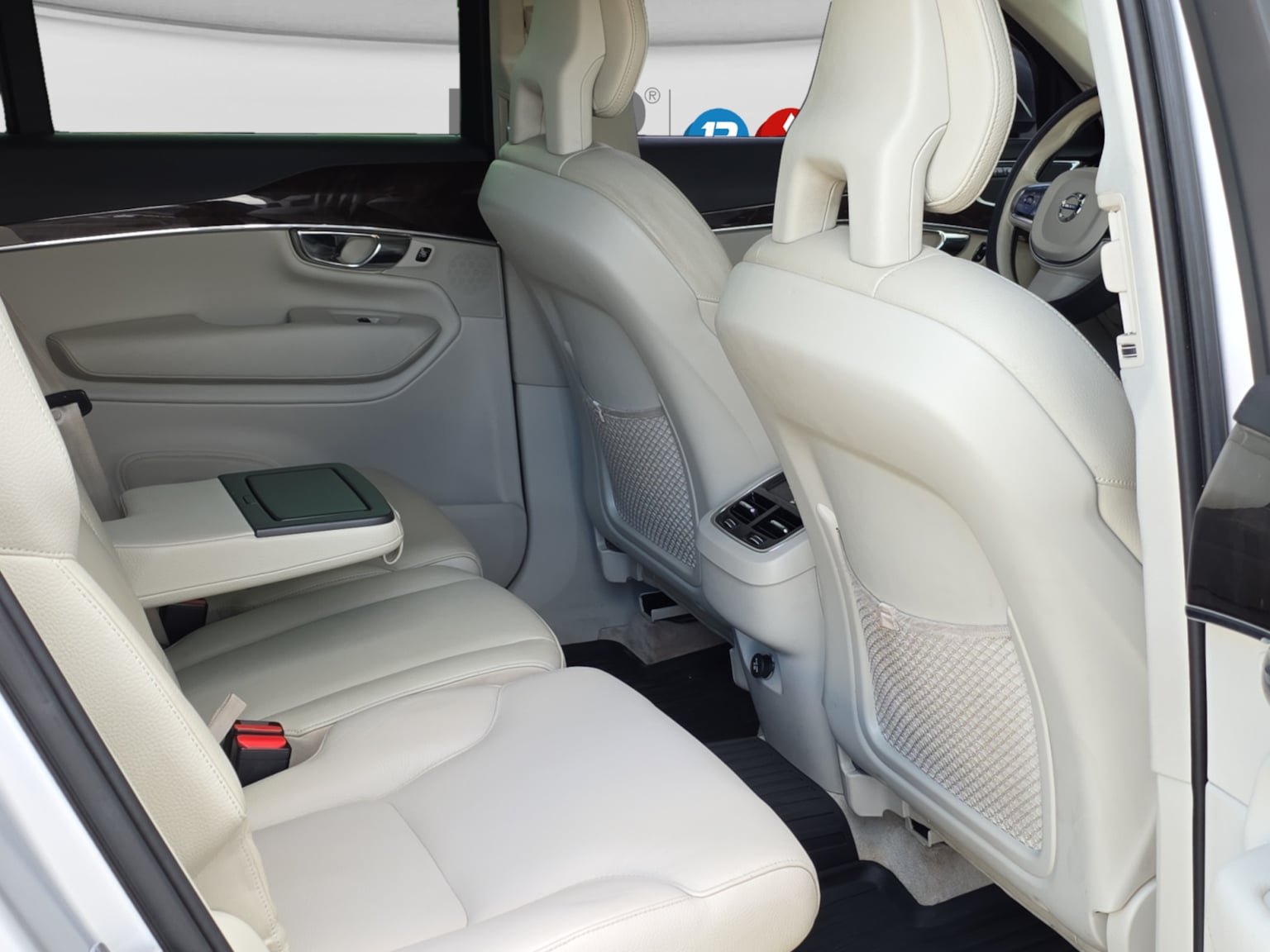 Used 2016 Volvo XC90 T6 Momentum AWD/4WD image 25