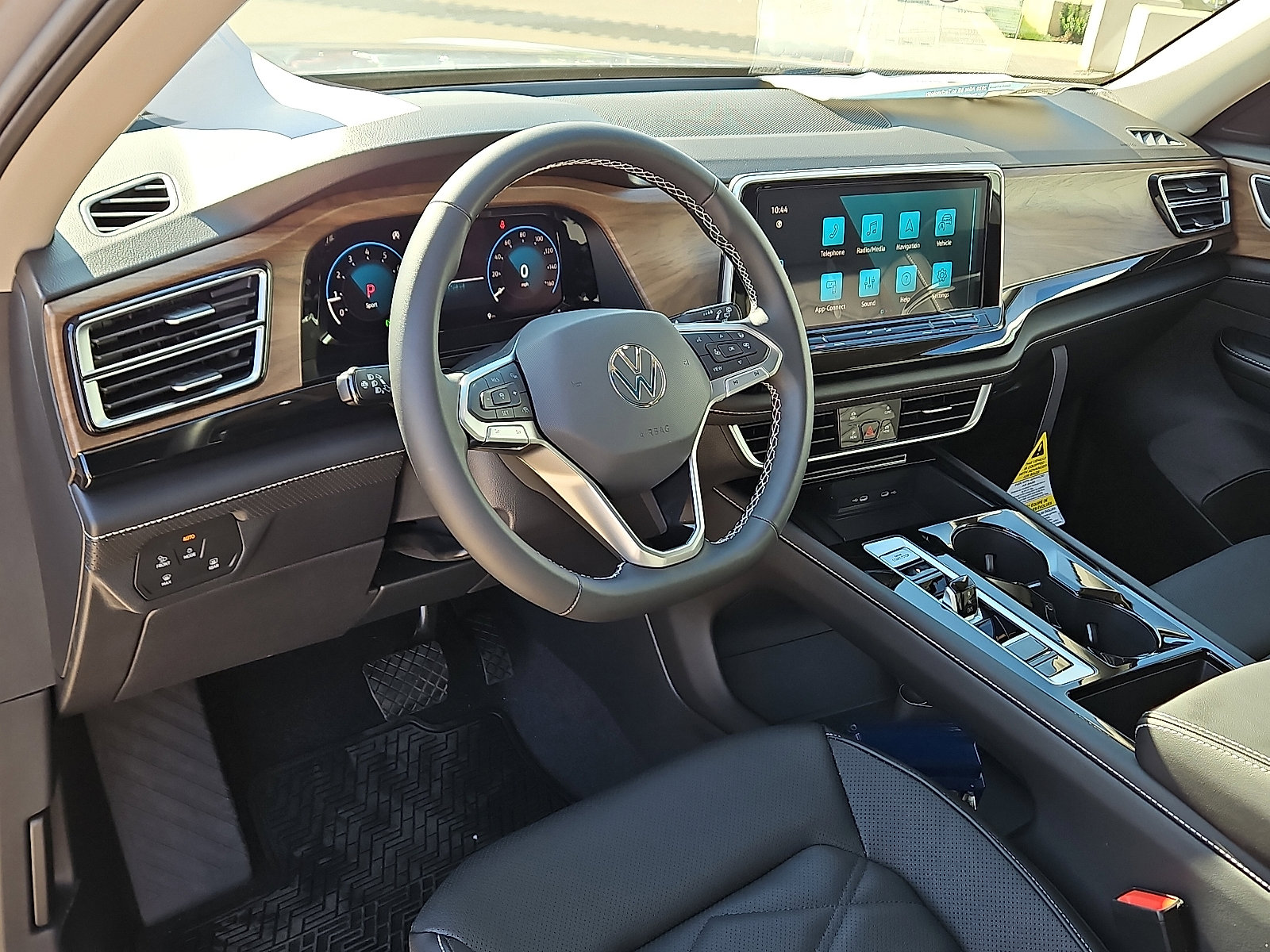 New 2026 Volkswagen Atlas SE image 13