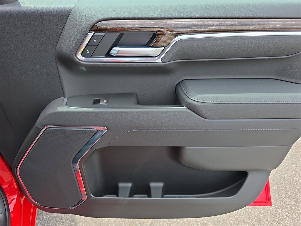 New 2025 GMC Sierra 1500 Elevation image 32