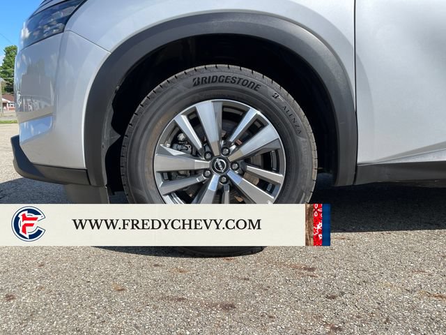Used 2025 Nissan Pathfinder SL AWD/4WD image 26
