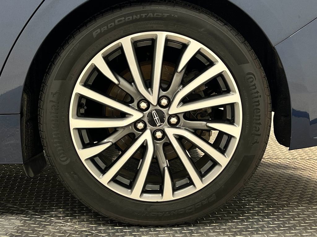 Used 2017 Lincoln Continental Select w/ Climate Package image 36