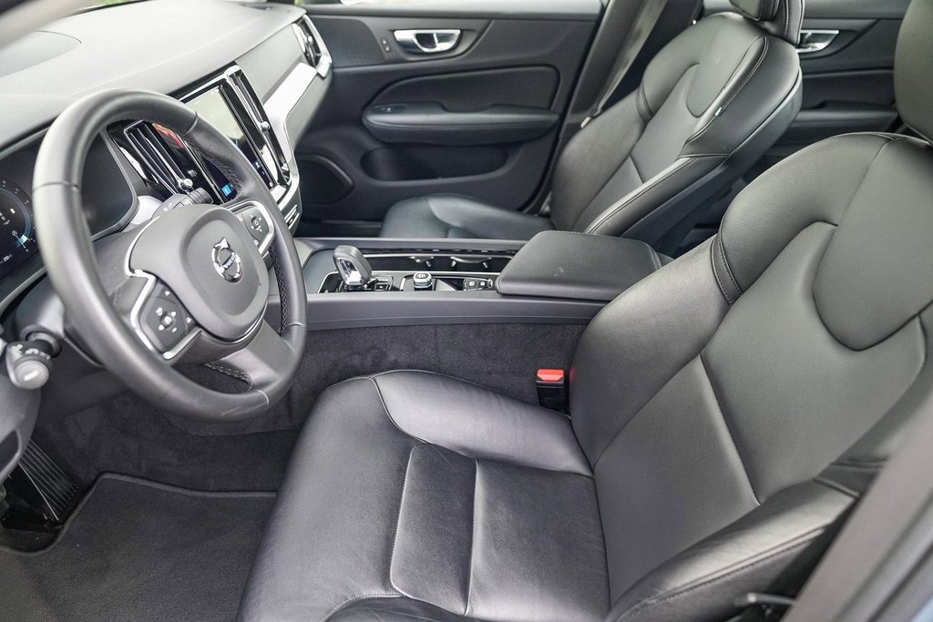 Used 2024 Volvo S60 B5 Core image 17
