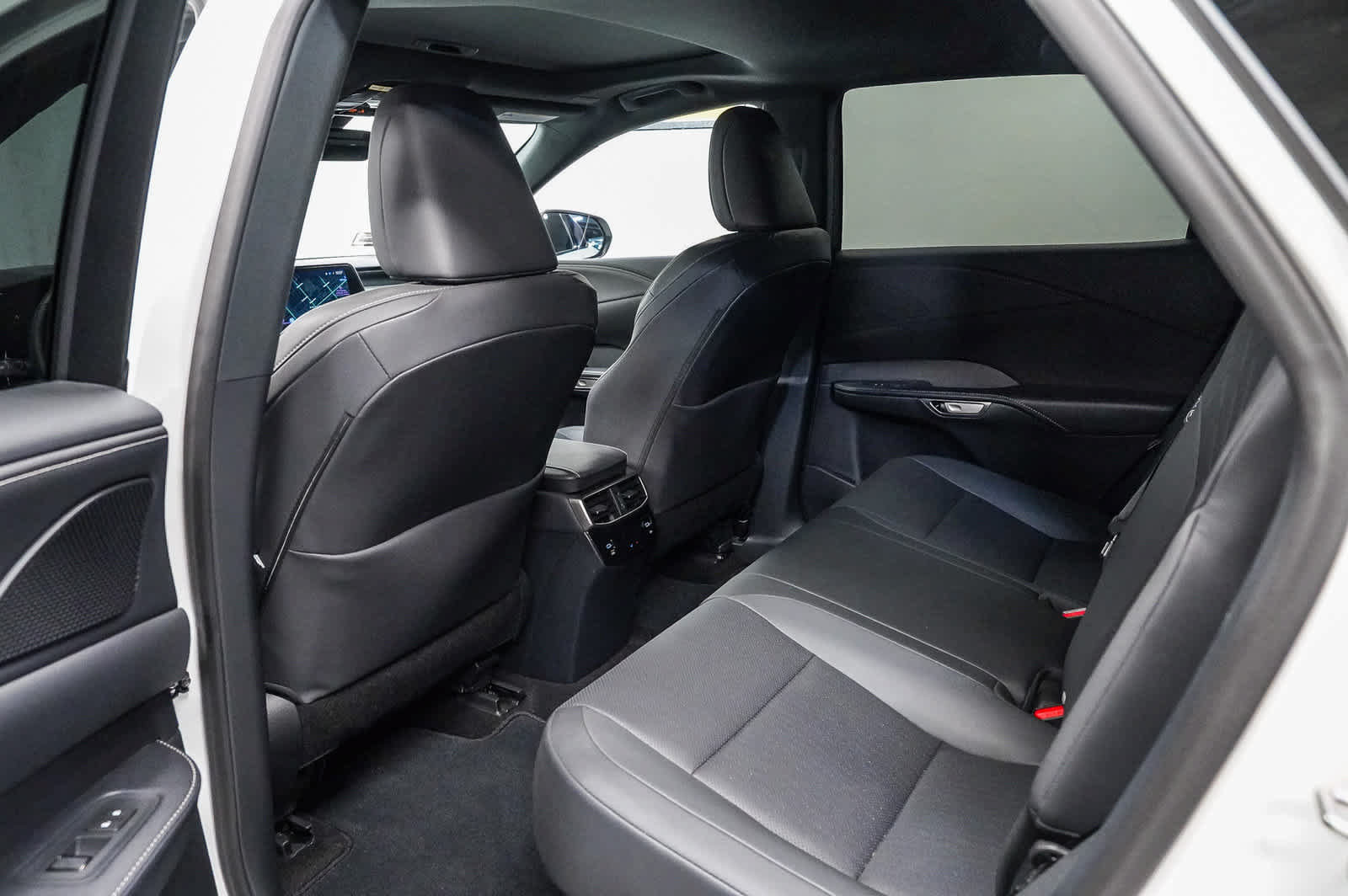 Used 2026 Lexus RX 350 Premium w/ Accessory Package (Z1) FWD image 19