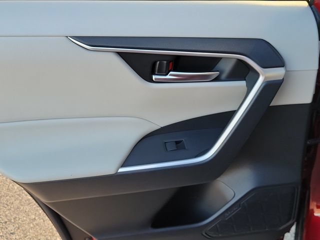 Used 2020 Toyota RAV4 XLE FWD image 10