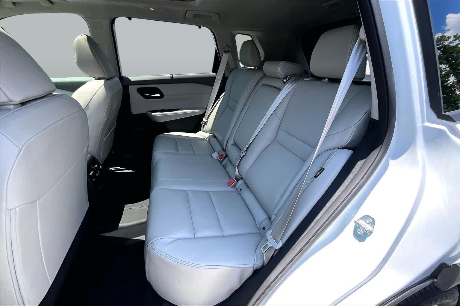 Used 2024 Nissan Rogue SL w/ SL Premium Package FWD image 21