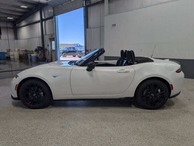 New 2026 MAZDA MX-5 Miata Club w/ Appearance Package RWD image 9