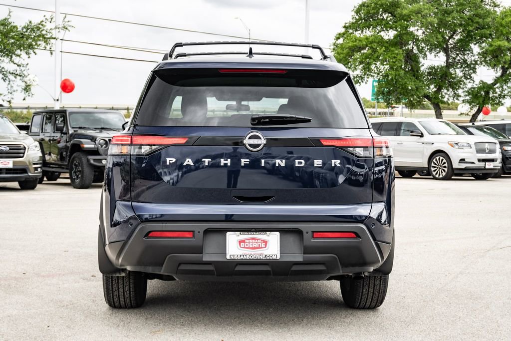 Used 2025 Nissan Pathfinder SV image 6