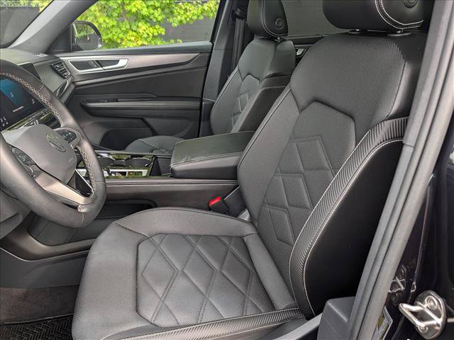 Certified 2024 Volkswagen Atlas Cross Sport SE w/ Panoramic Sunroof Package AWD/4WD image 30