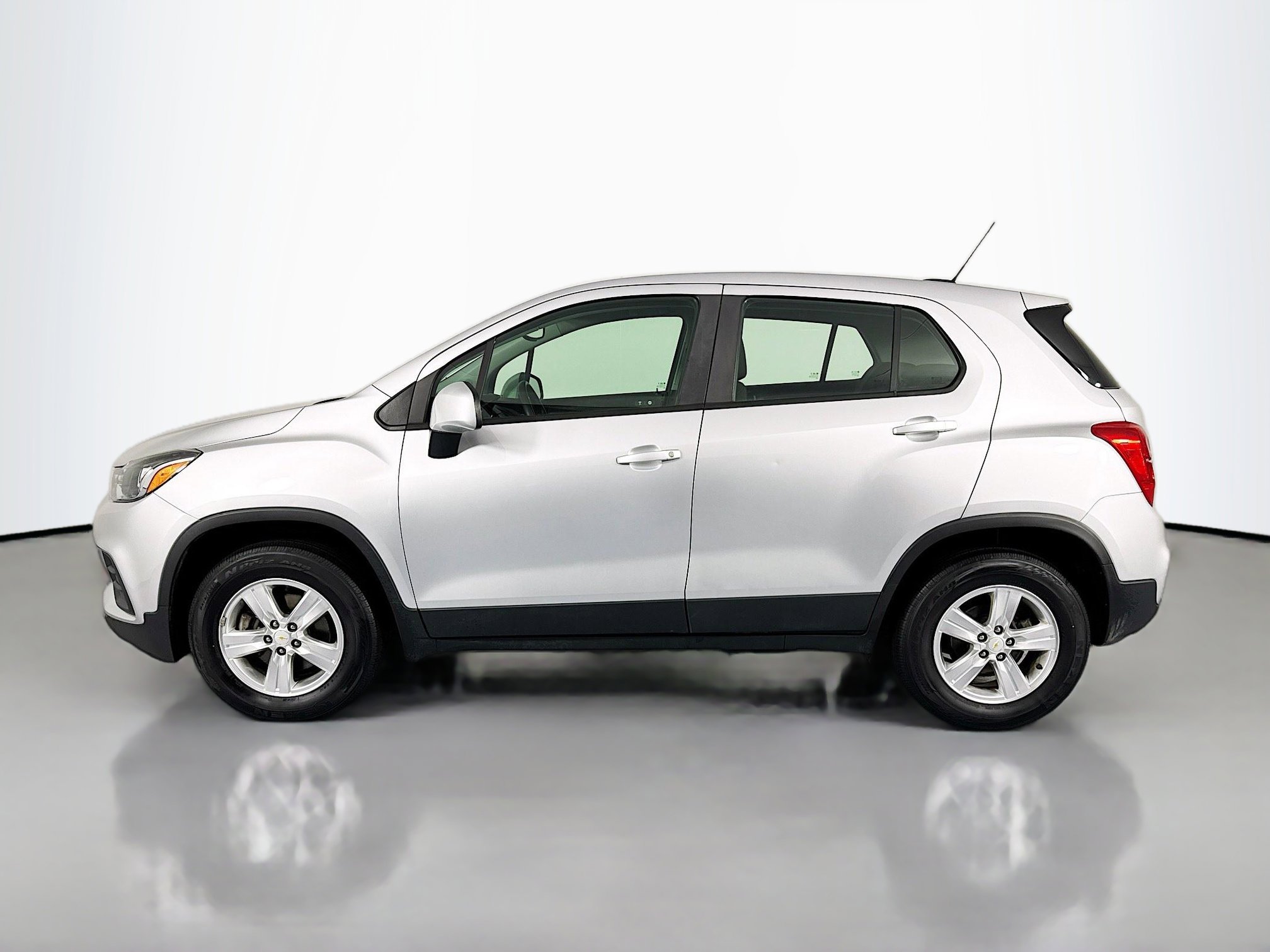 Used 2018 Chevrolet Trax LS image 8