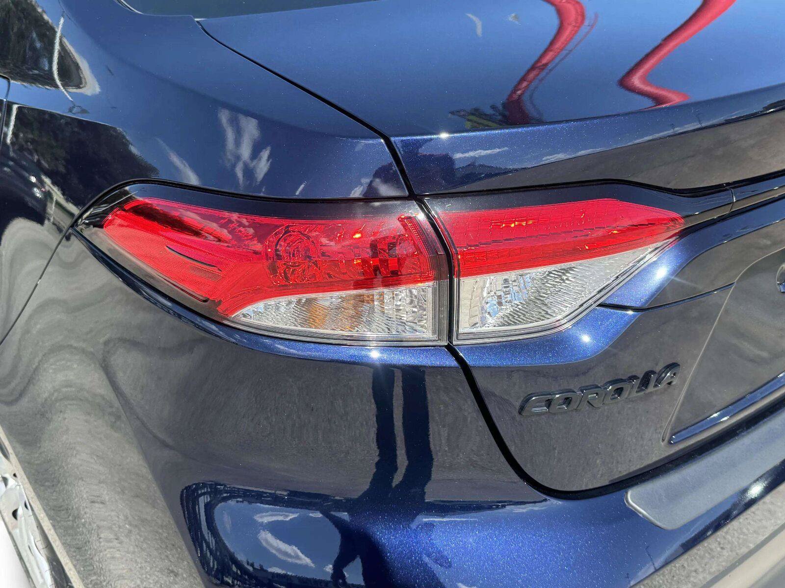 Used 2025 Toyota Corolla LE FWD image 14
