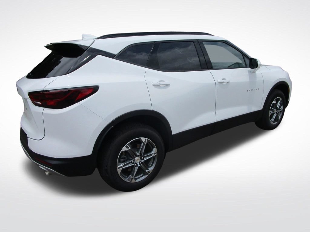 Used 2024 Chevrolet Blazer LT w/ Convenience Package FWD image 9