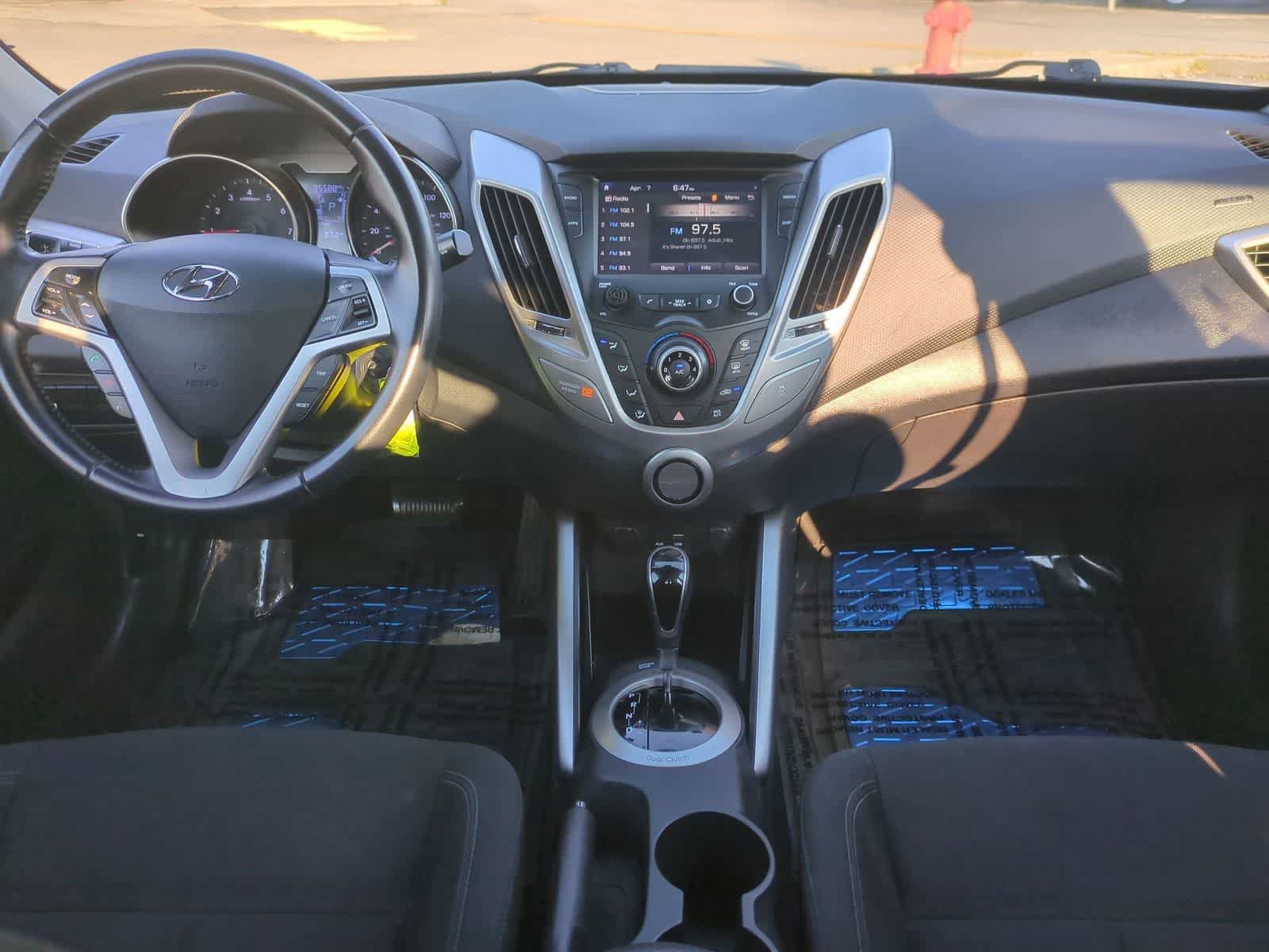 Used 2017 Hyundai Veloster image 14