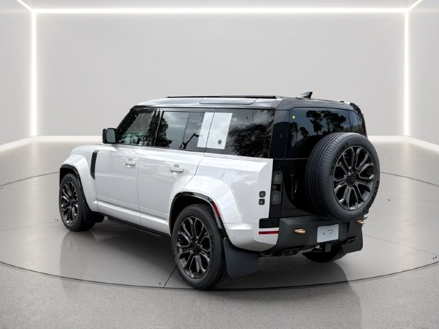 New 2026 Land Rover Defender 110 OCTA AWD/4WD image 13