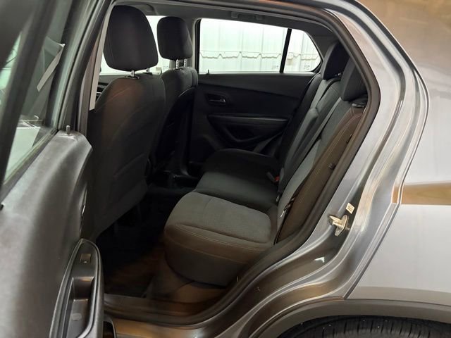 Used 2020 Chevrolet Trax LS image 17