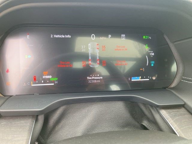 Certified 2022 Jeep Grand Cherokee Overland w/ Advanced Protech Group III AWD/4WD image 17