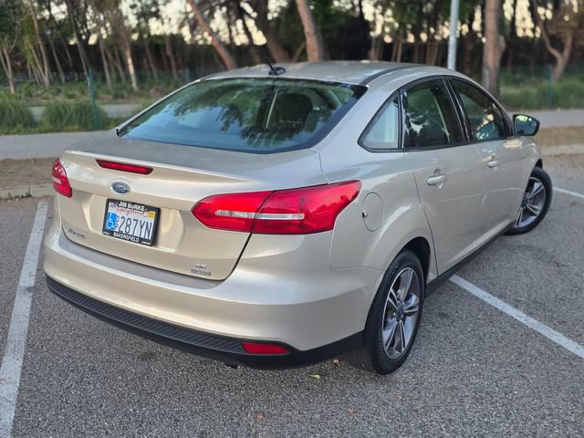 Used 2018 Ford Focus SE w/ SE Appearance Package image 8