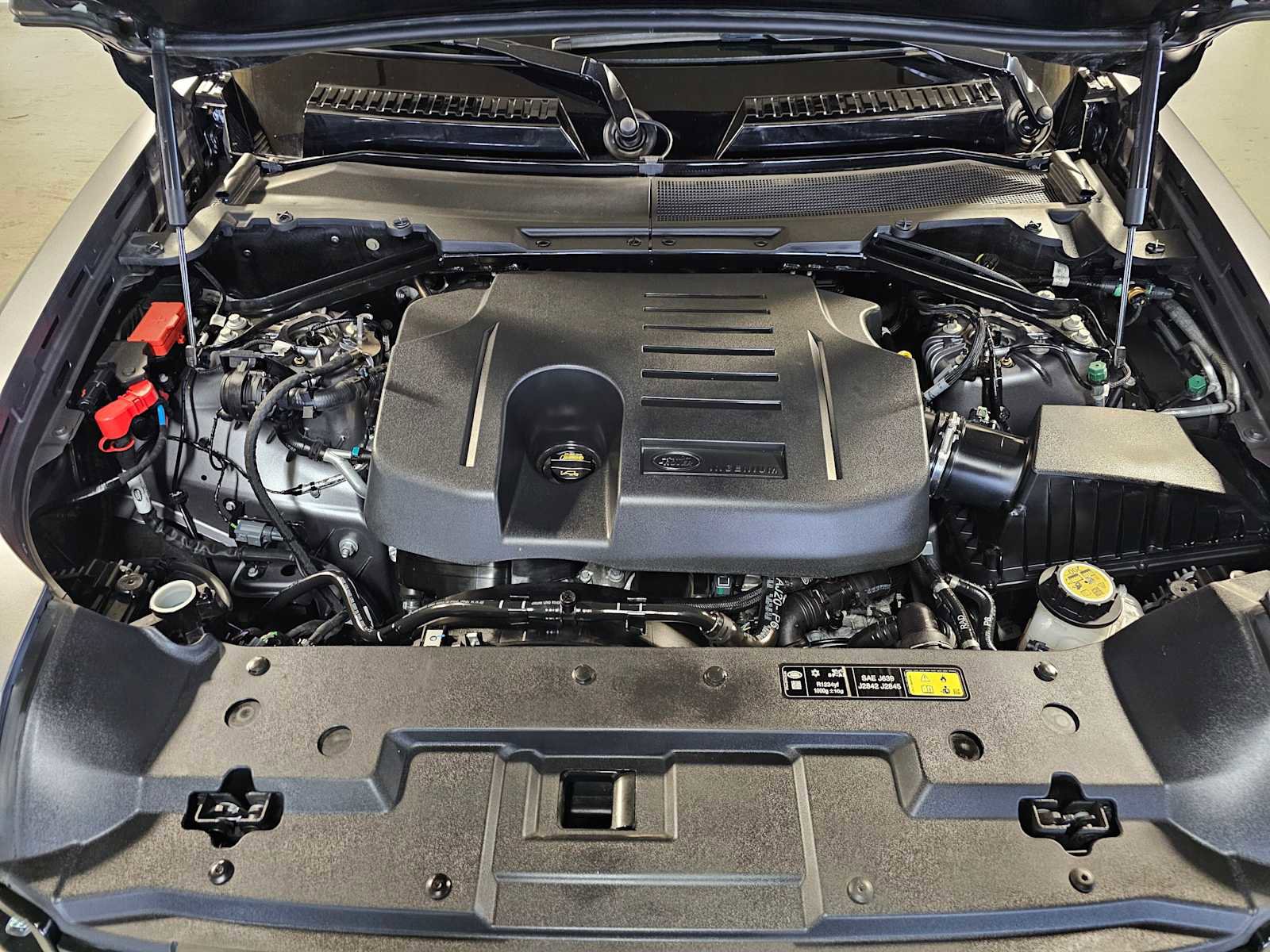 Used 2023 Land Rover Defender 110 X image 10