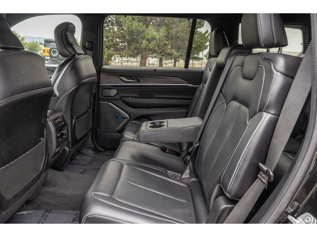 Used 2021 Jeep Grand Cherokee L Overland w/ Advanced Protech Group III AWD/4WD image 13
