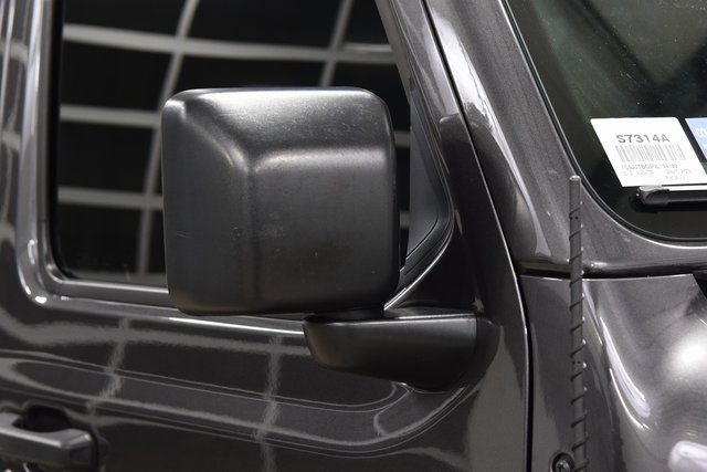 Used 2022 Jeep Gladiator Rubicon w/ LED Lighting Group image 16