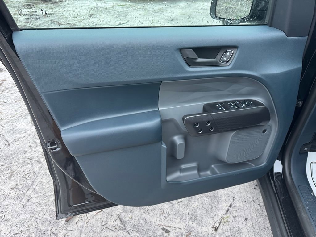 New 2025 Ford Maverick Lariat w/ Black Appearance Package image 29